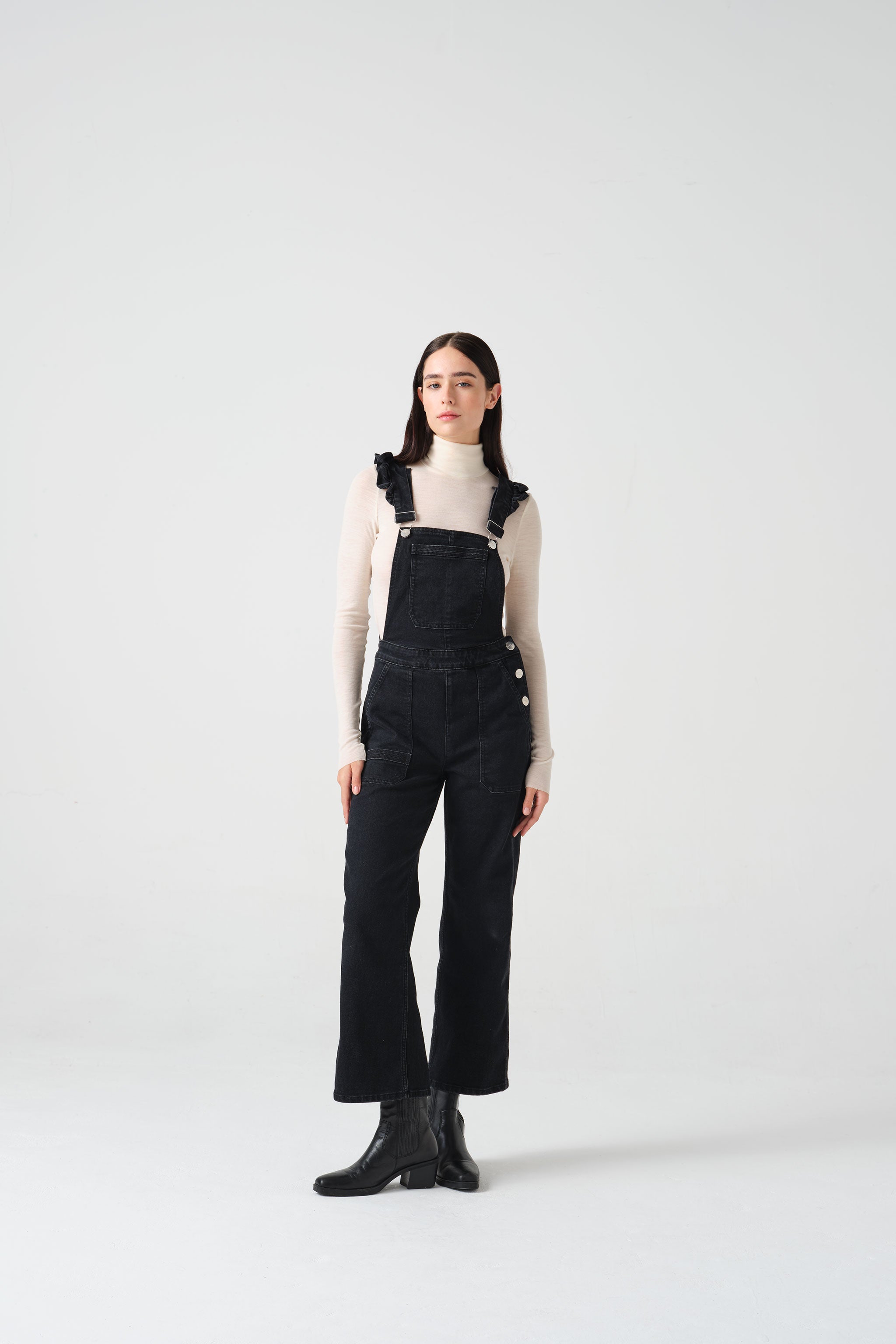 Black best sale dungaree jeans